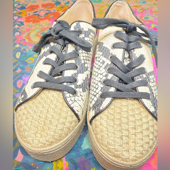 Vince Camuto snakeskin sneakers - Picture 2 of 5